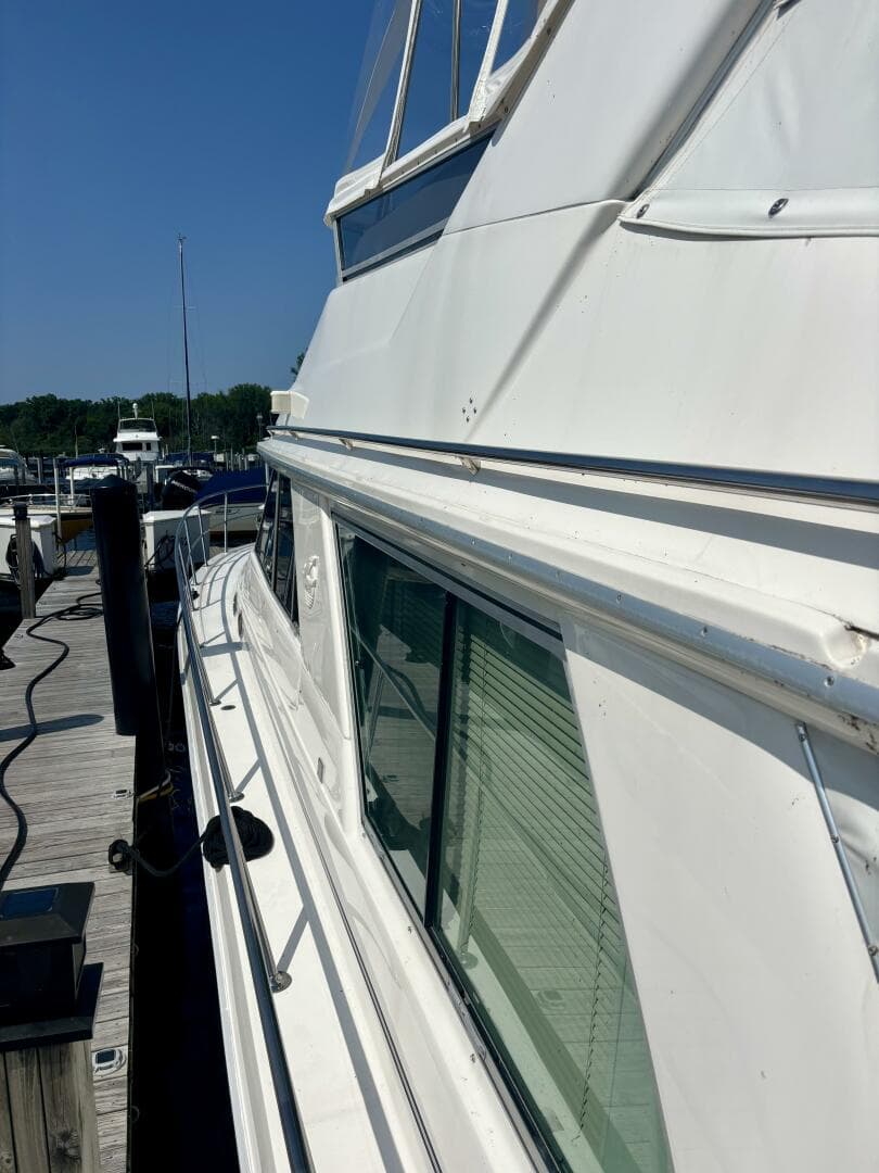 1995 Sea Ray 550 Sedan Bridge — photo 8