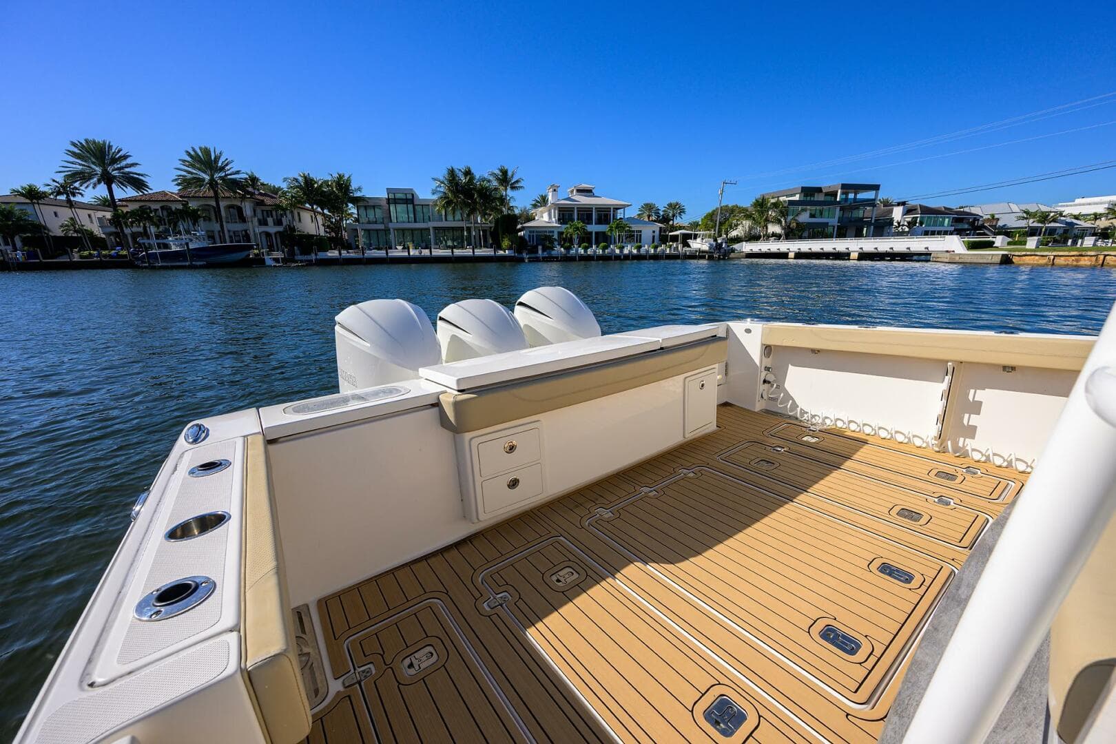 2018 Pursuit S 408 — photo 22