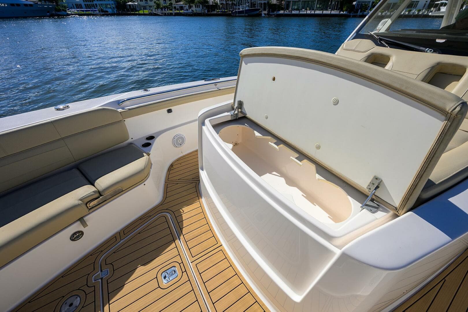 2018 Pursuit S 408 — photo 40