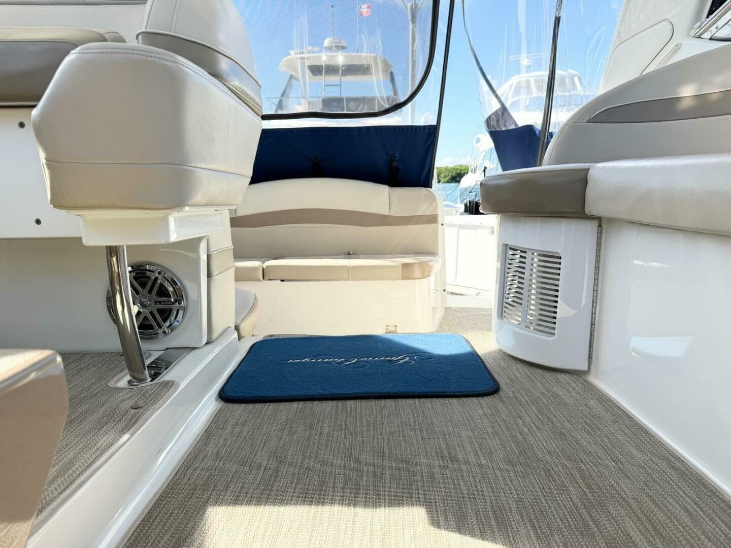 2016 Formula 37 Performance Cruiser — photo 6