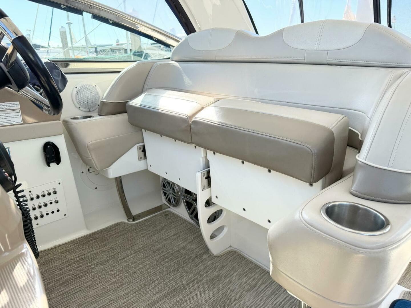 2016 Formula 37 Performance Cruiser — photo 7