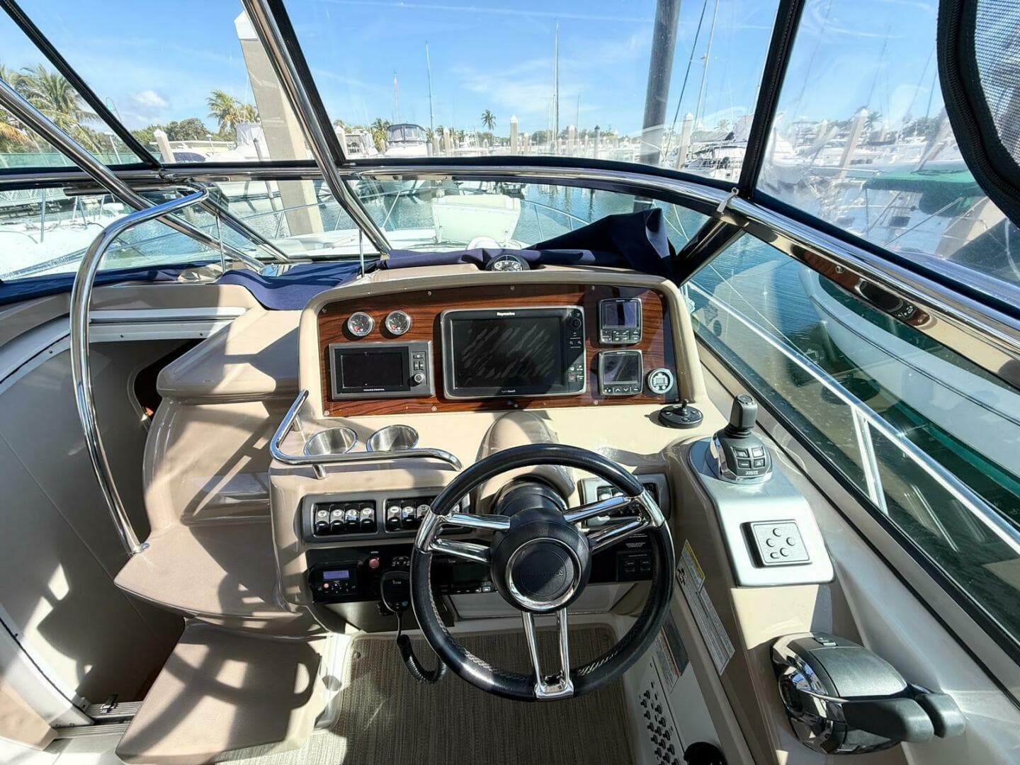 2016 Formula 37 Performance Cruiser — photo 11