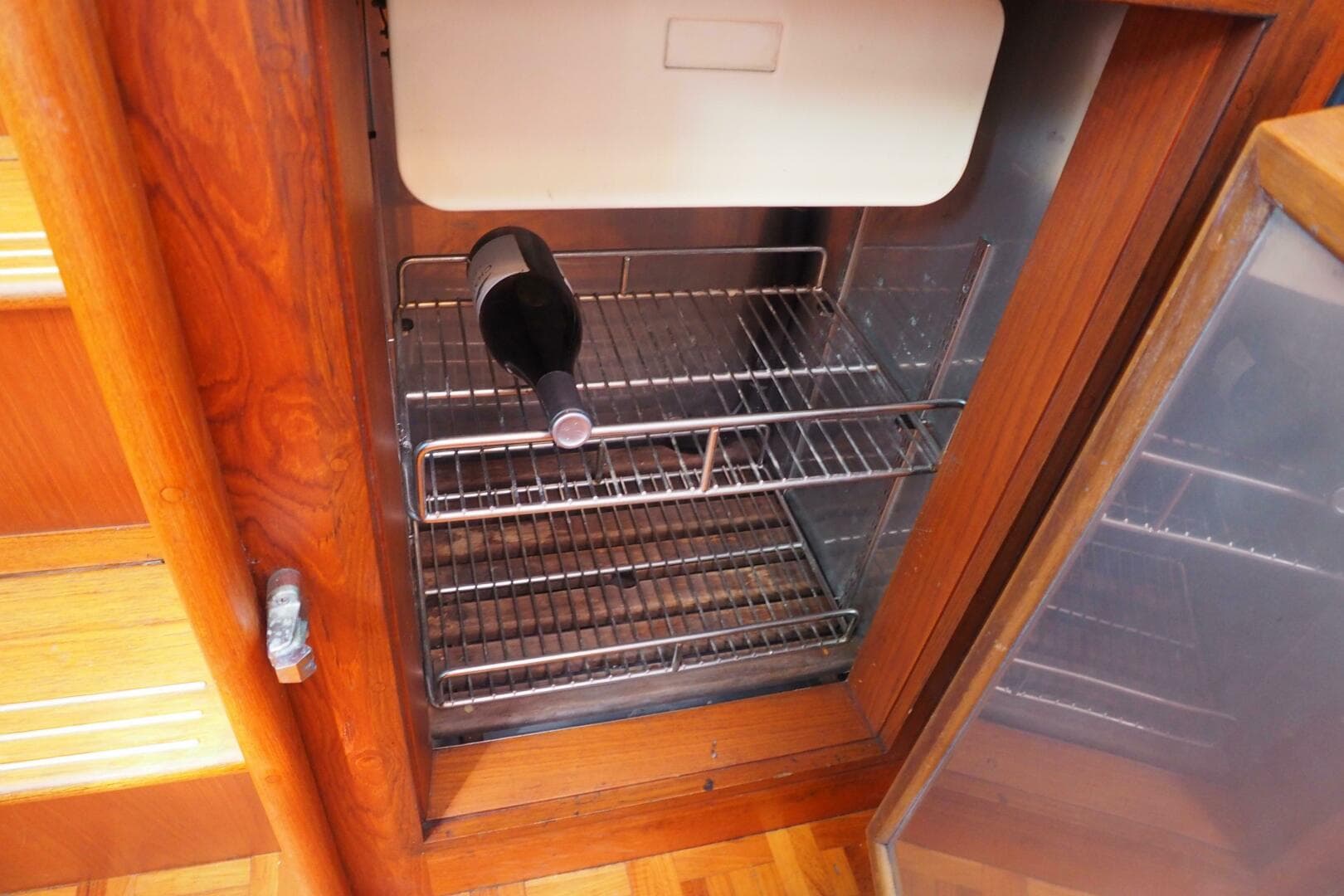 1995 Grand Banks 38 Eastbay EX — photo 14