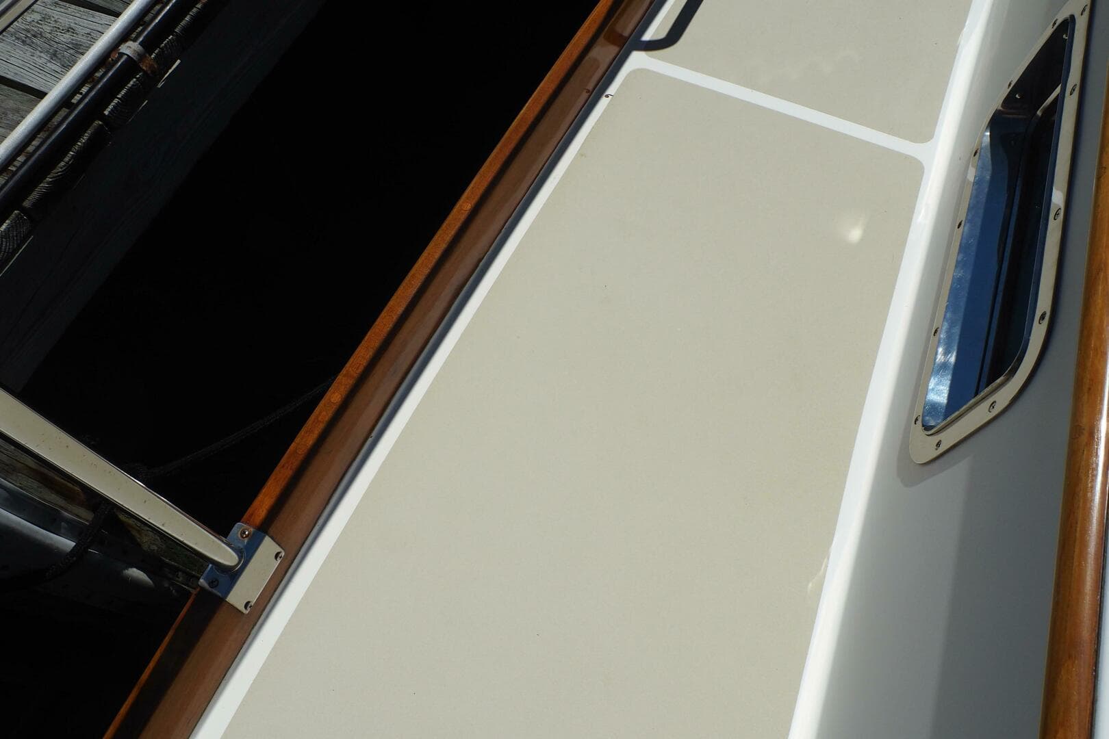 1995 Grand Banks 38 Eastbay EX — photo 21