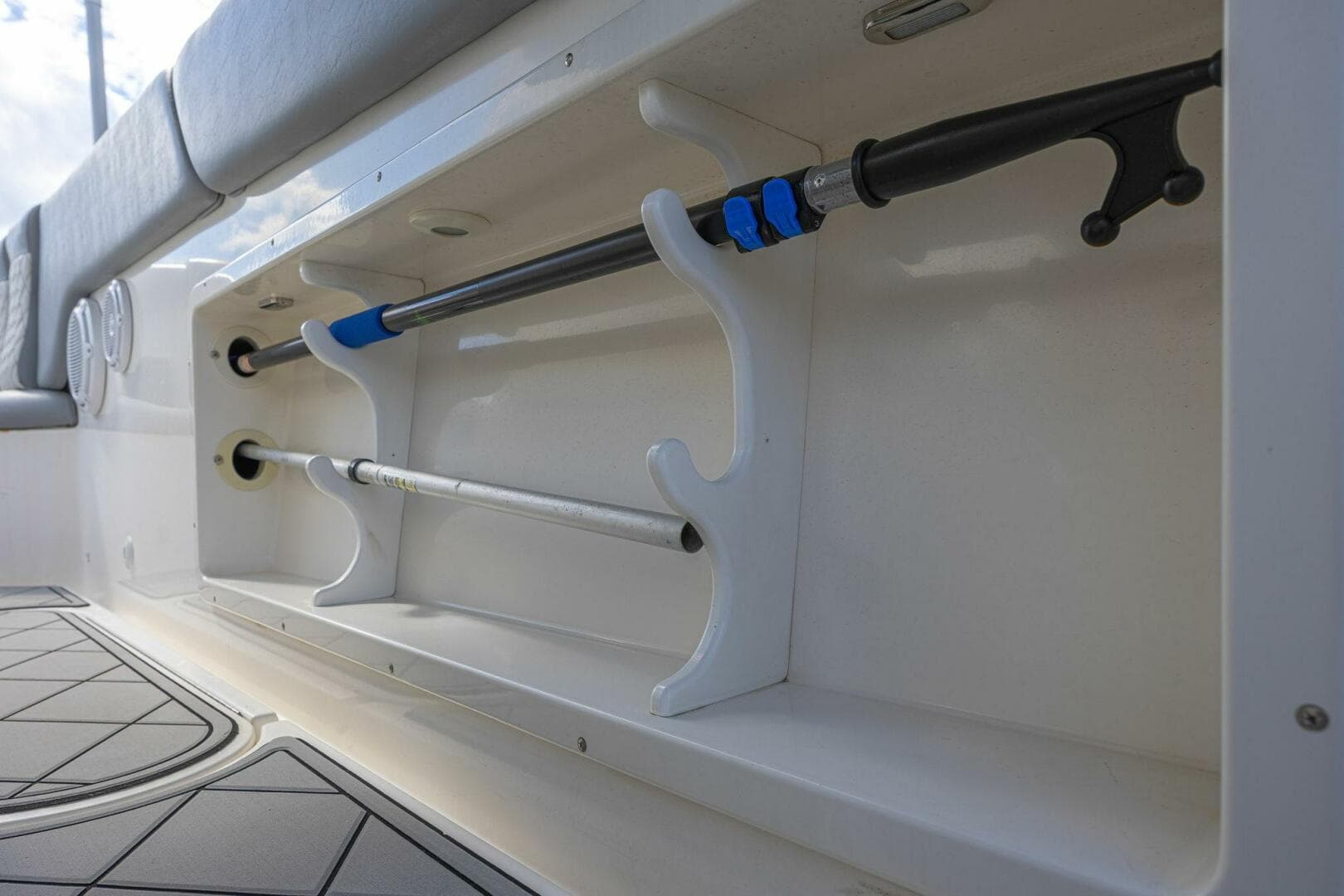 2010 Concept 4400 Sport Yacht — photo 38