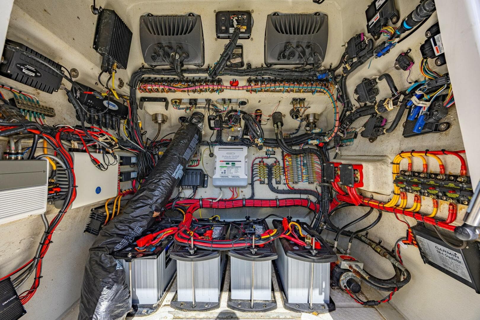 2010 Concept 4400 Sport Yacht — photo 43