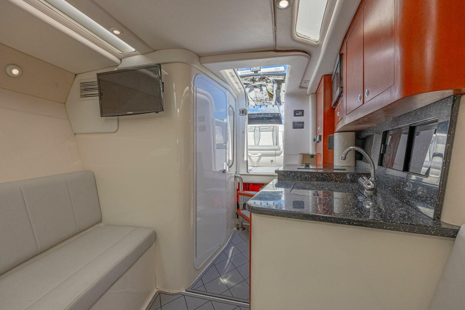 2010 Concept 4400 Sport Yacht — photo 23