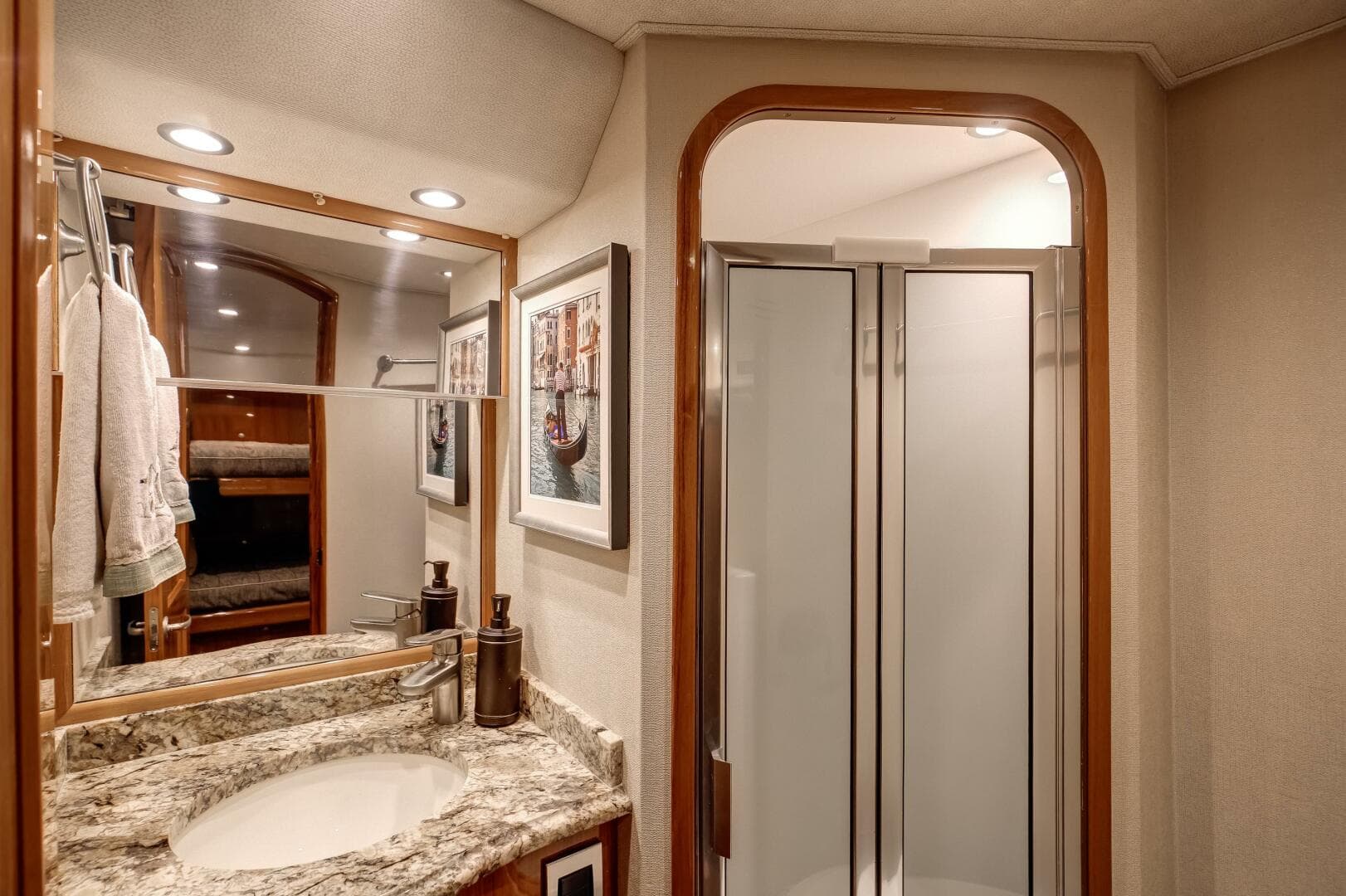 2015 Viking 70 Convertible — photo 16