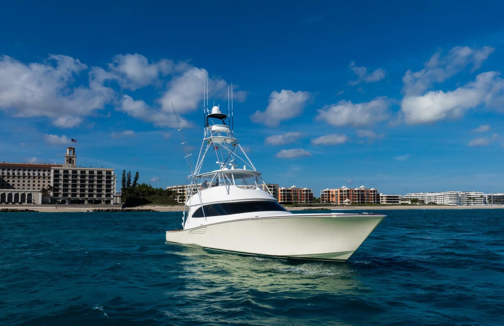 2015 Viking 70 Convertible — photo 38