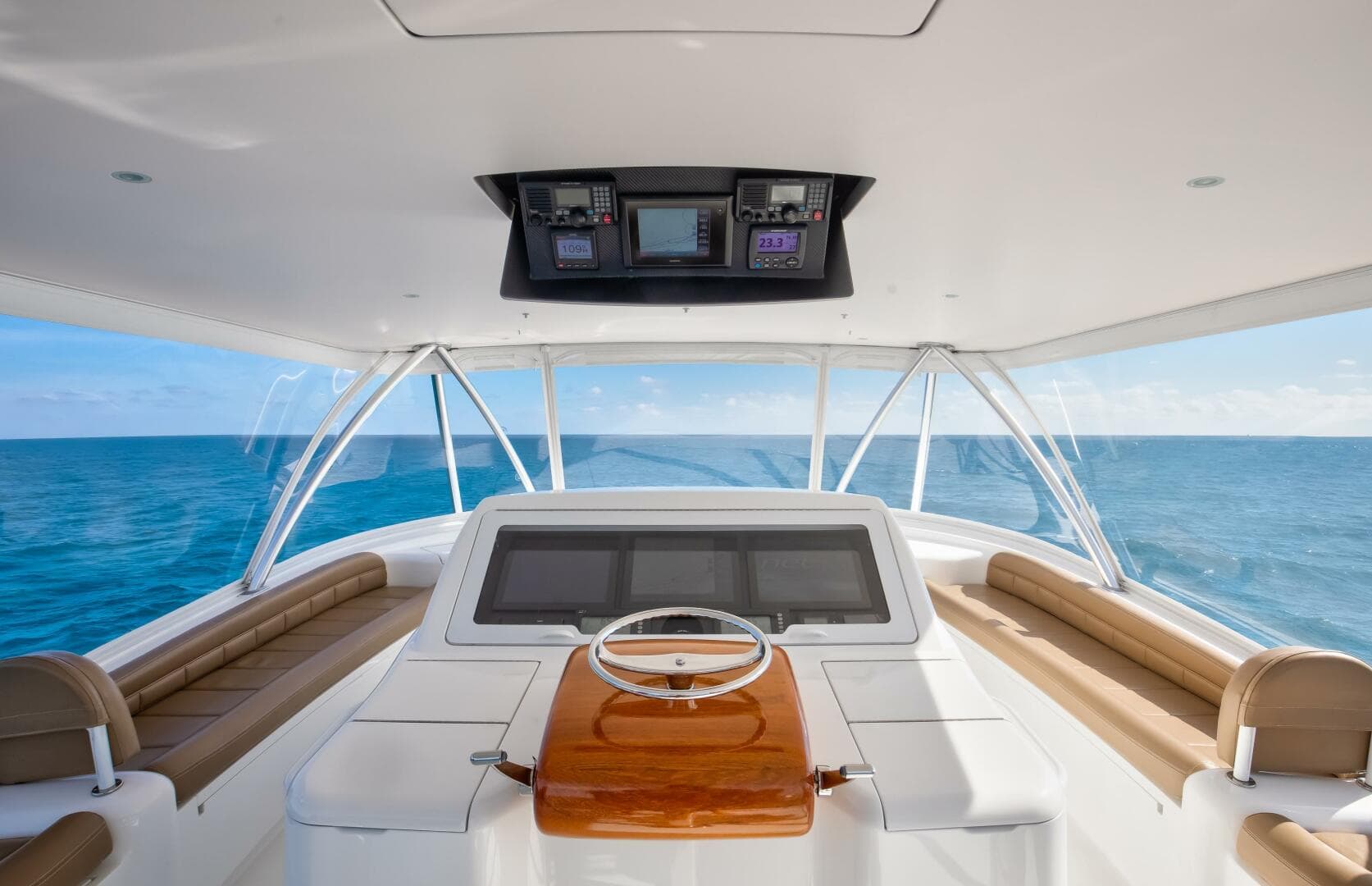 2015 Viking 70 Convertible — photo 18