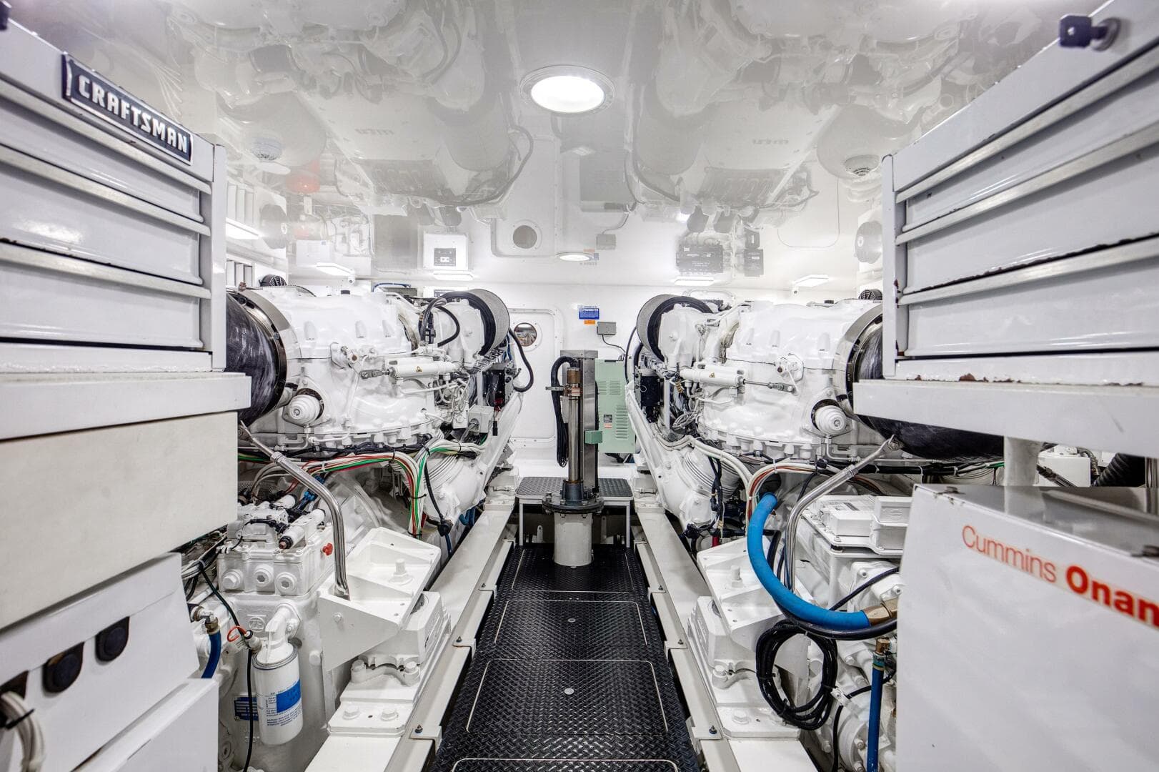 2015 Viking 70 Convertible — photo 30