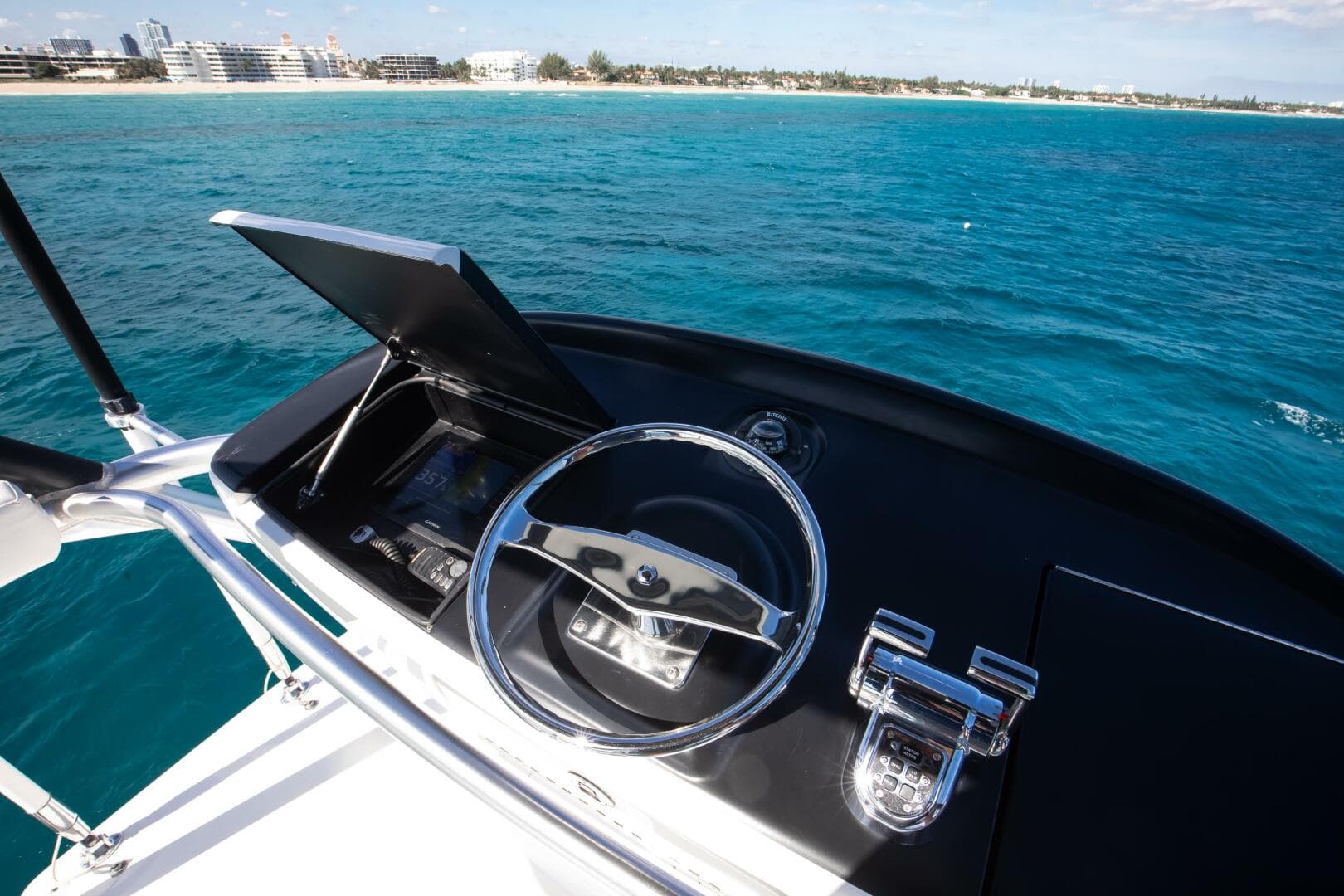 2015 Viking 70 Convertible — photo 22