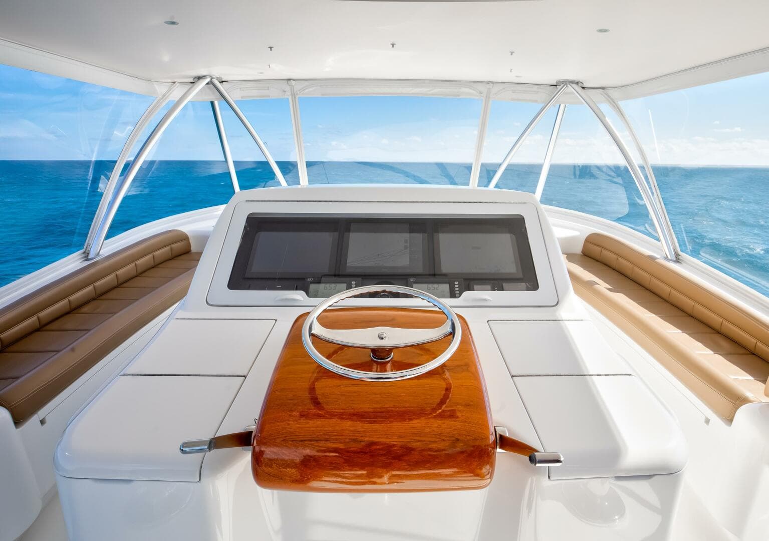 2015 Viking 70 Convertible — photo 20