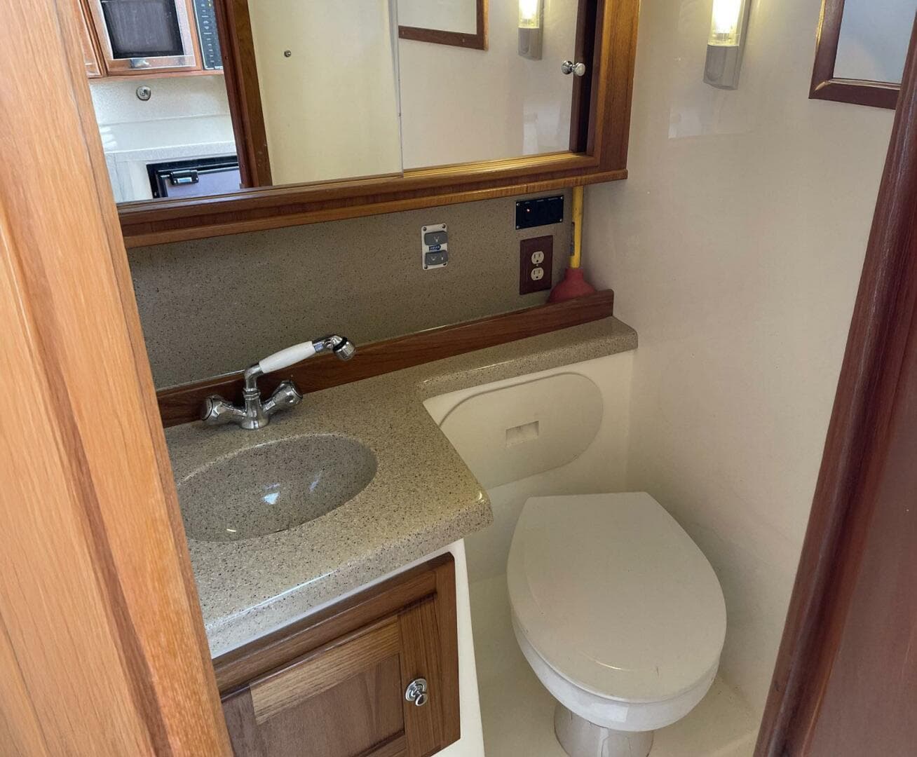 2007 Albemarle 280 Express Fisherman — photo 11