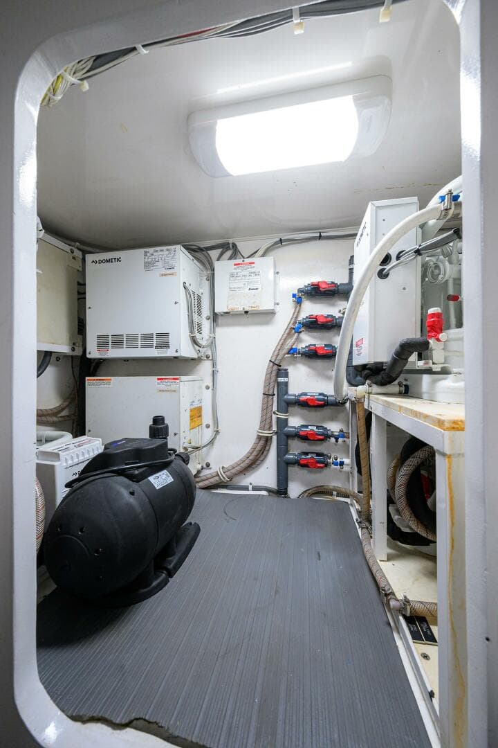 2008 Viking 60 Convertible — photo 52