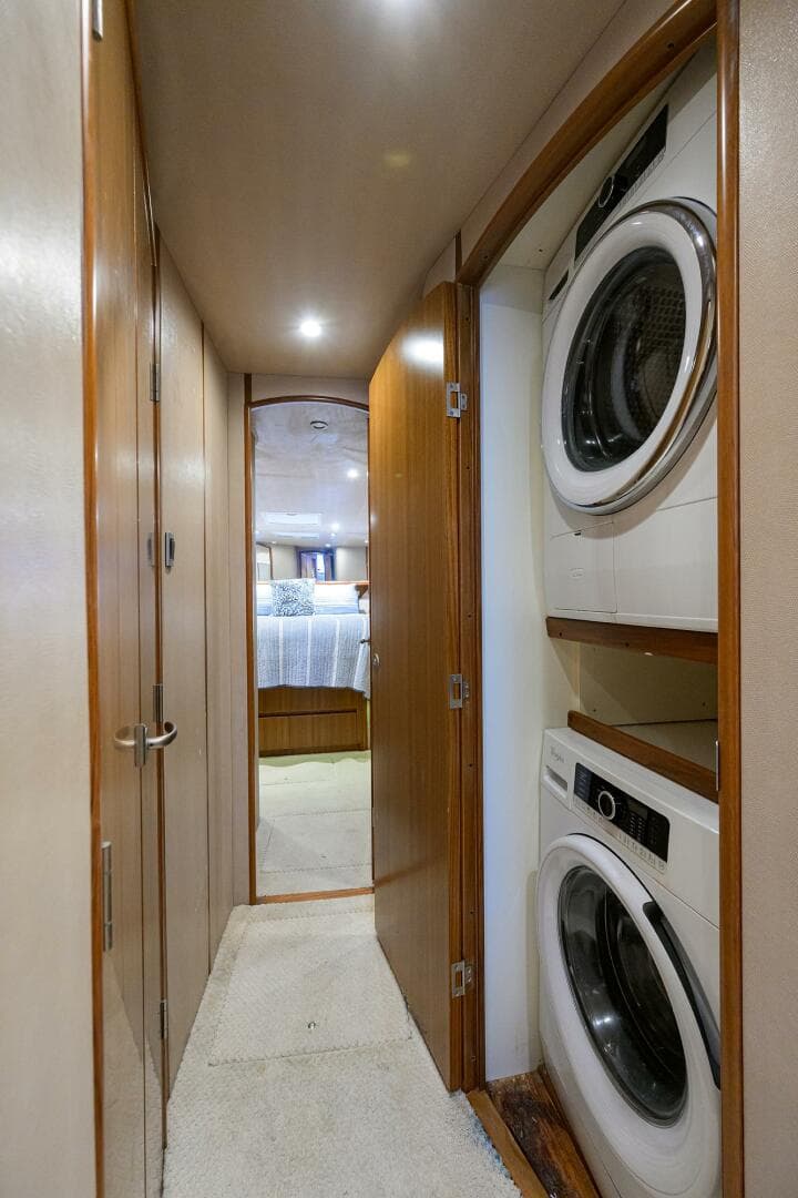 2008 Viking 60 Convertible — photo 36