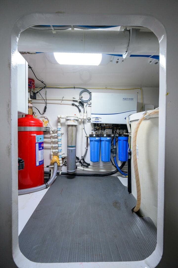 2008 Viking 60 Convertible — photo 55