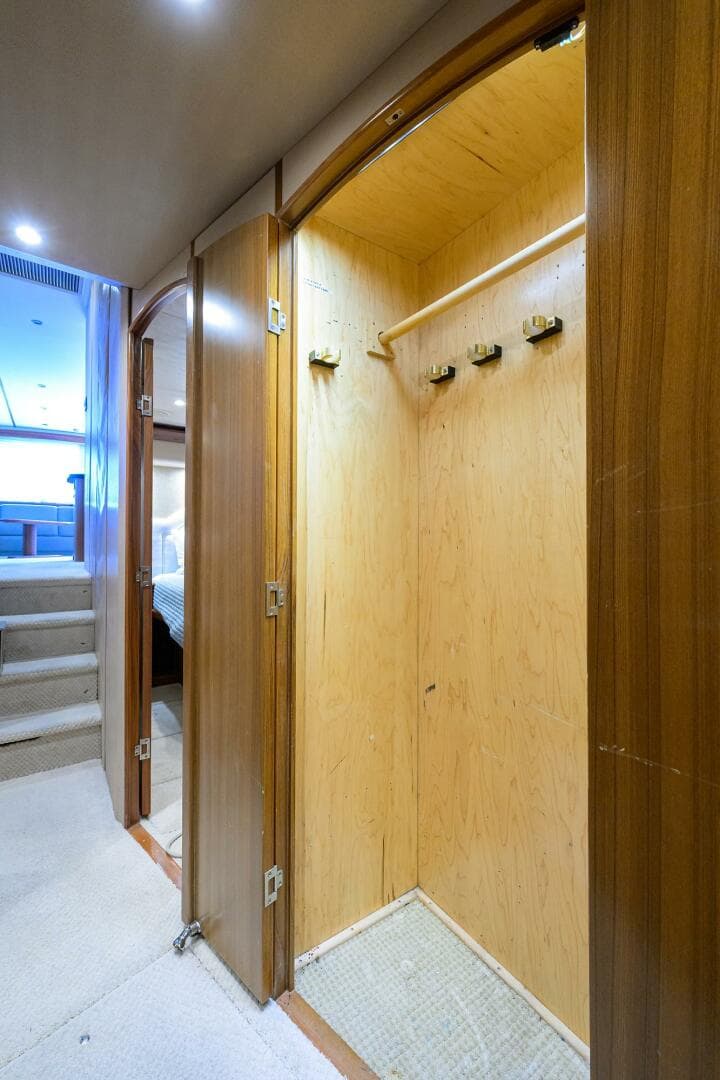 2008 Viking 60 Convertible — photo 43