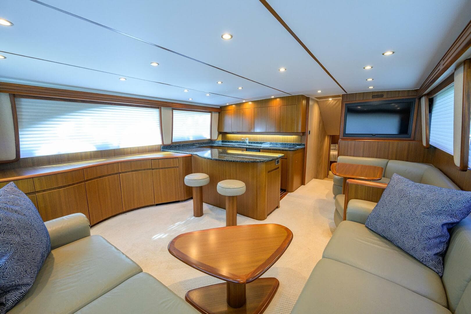 2008 Viking 60 Convertible — photo 31