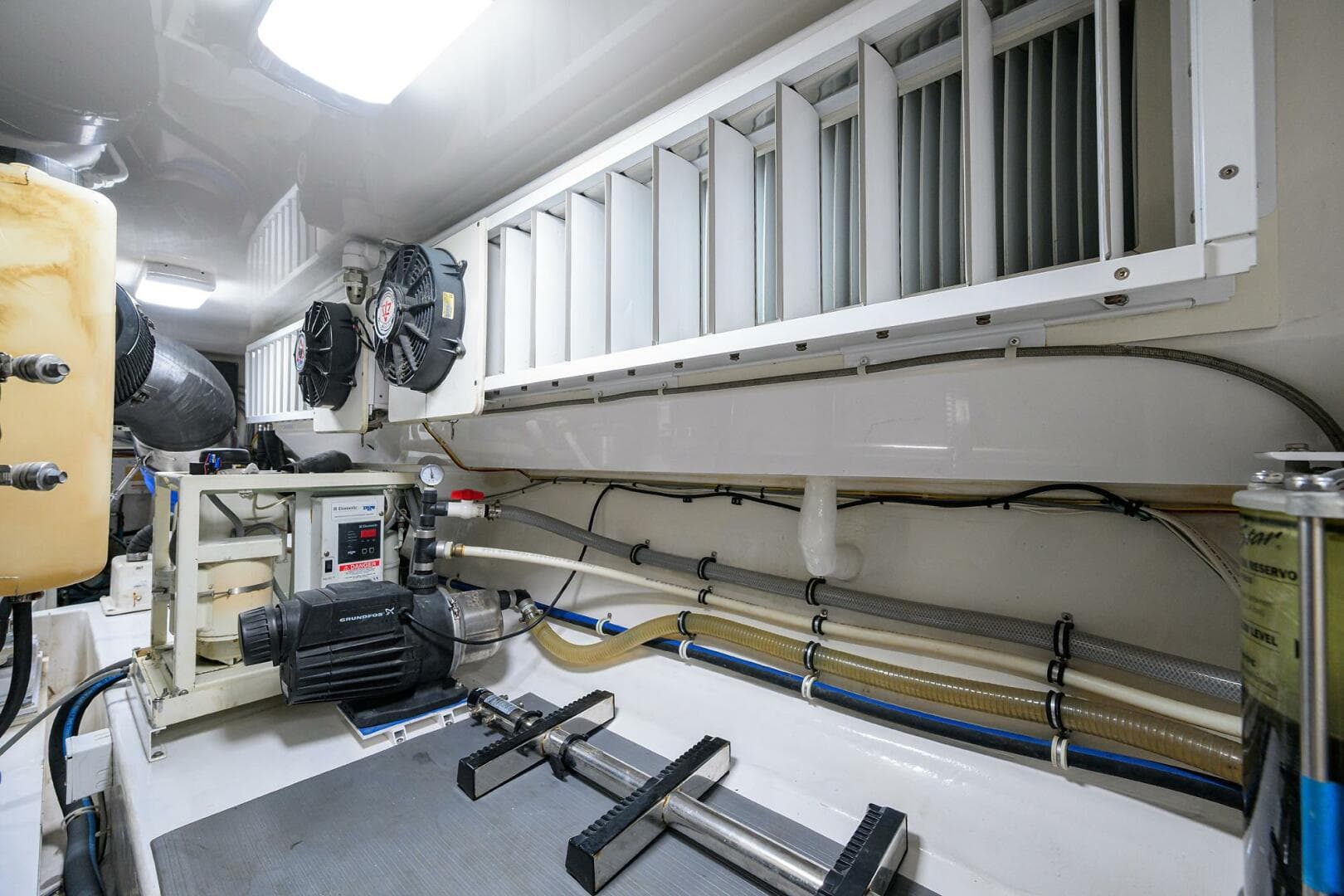 2008 Viking 60 Convertible — photo 54