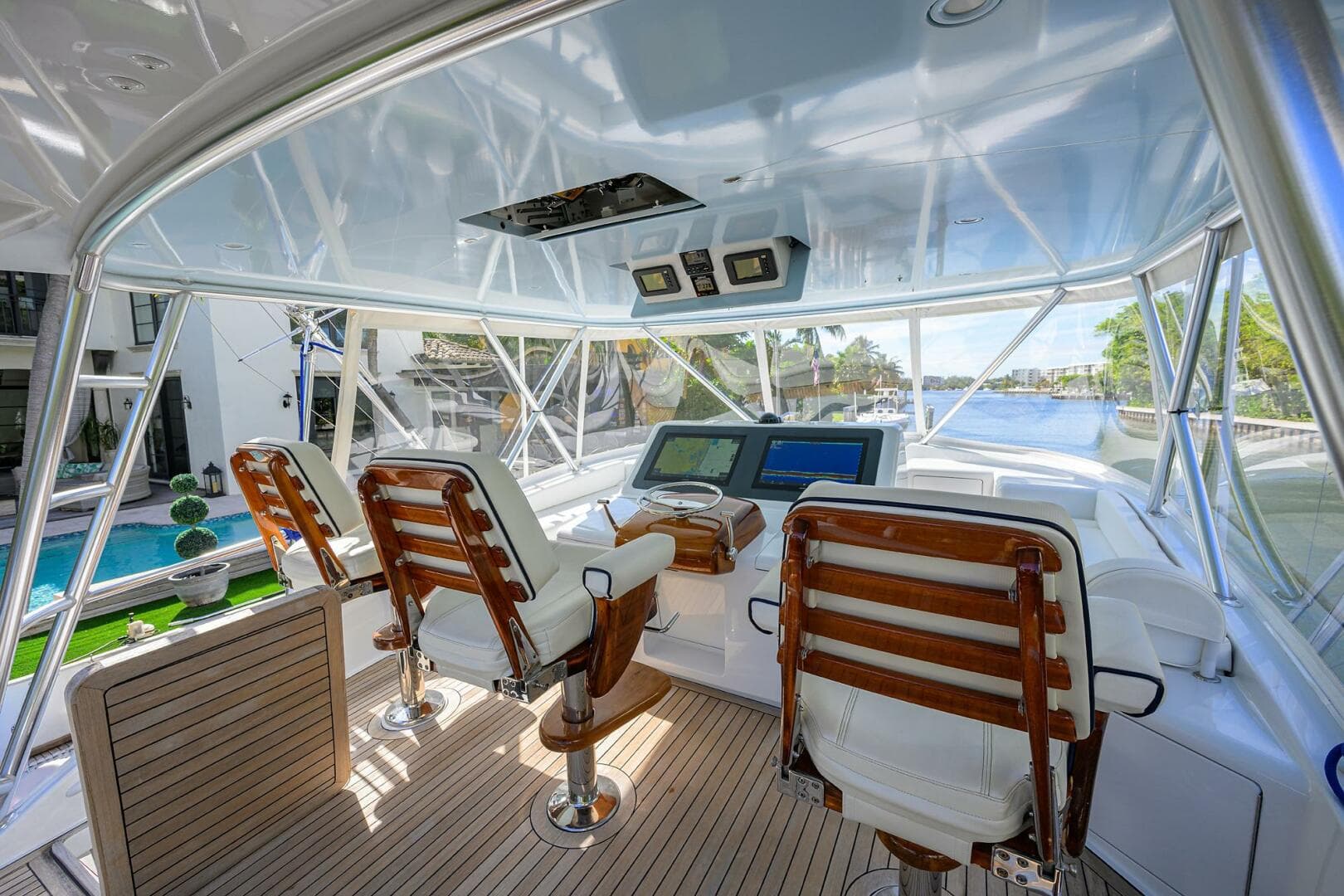 2008 Viking 60 Convertible — photo 16