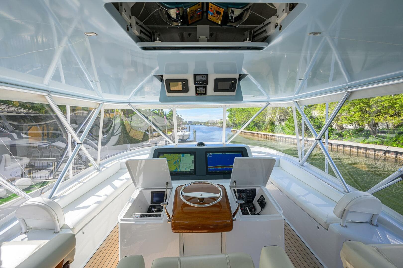 2008 Viking 60 Convertible — photo 17