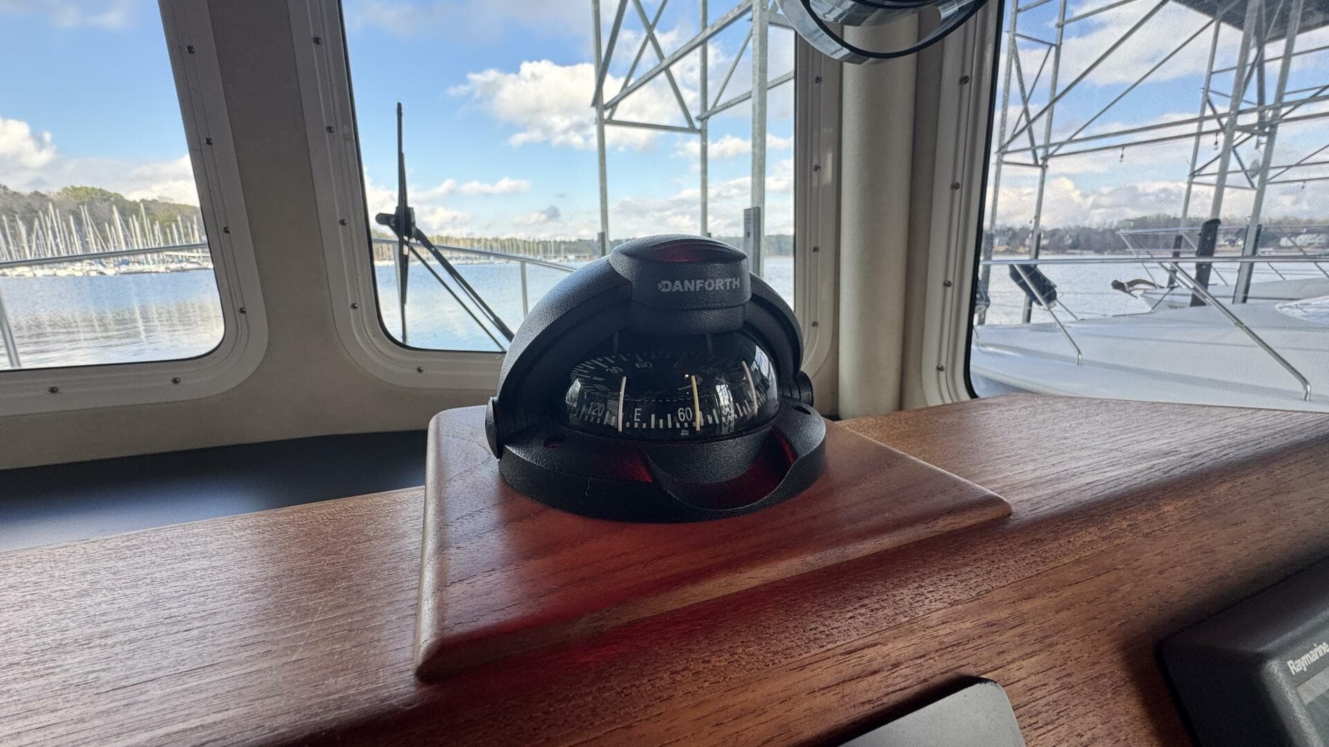 2006 Nordic Tugs 32 — photo 32