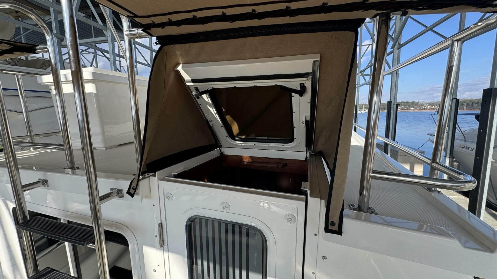 2006 Nordic Tugs 32 — photo 8