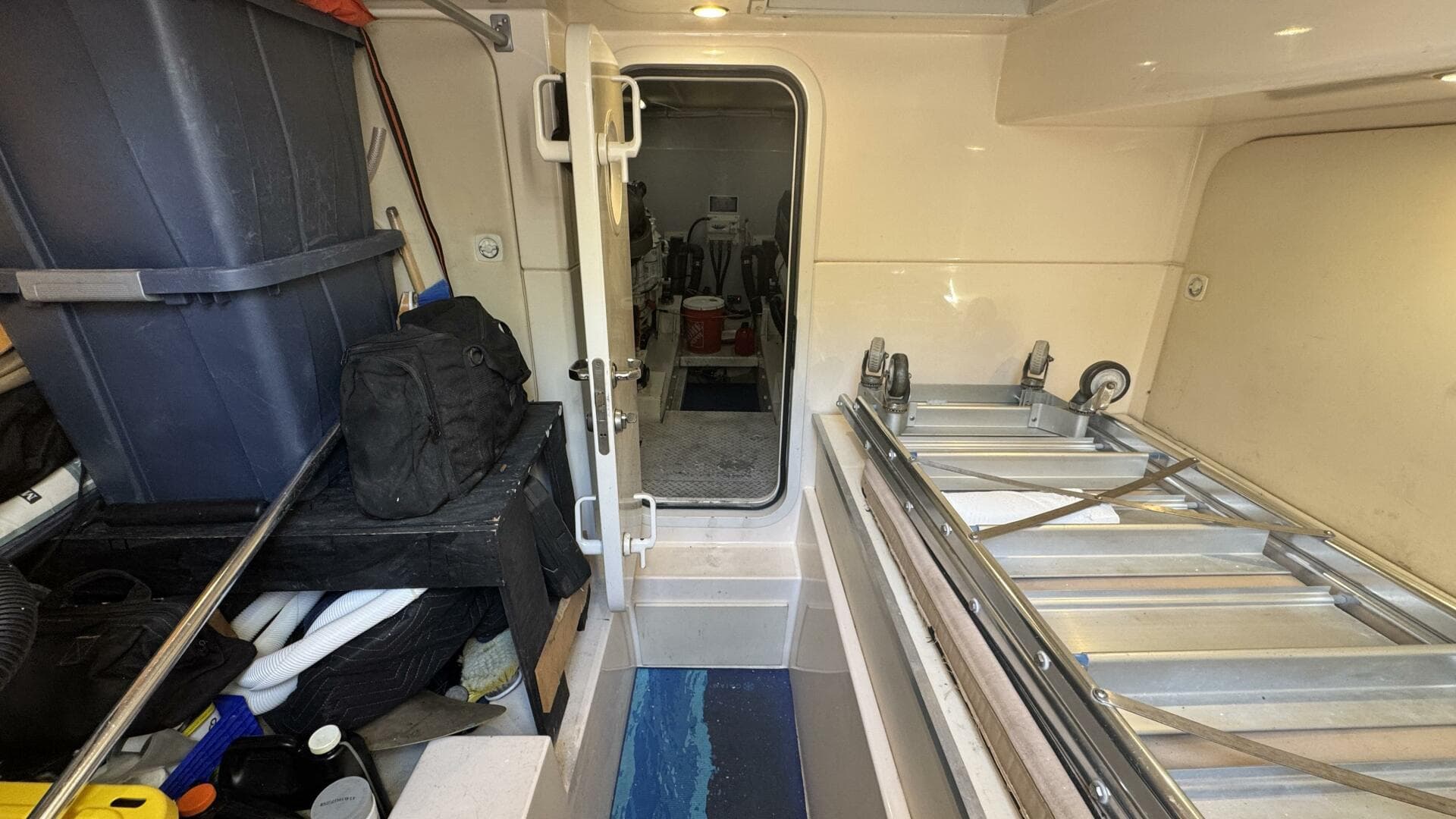 2007 Marquis 55 — photo 76