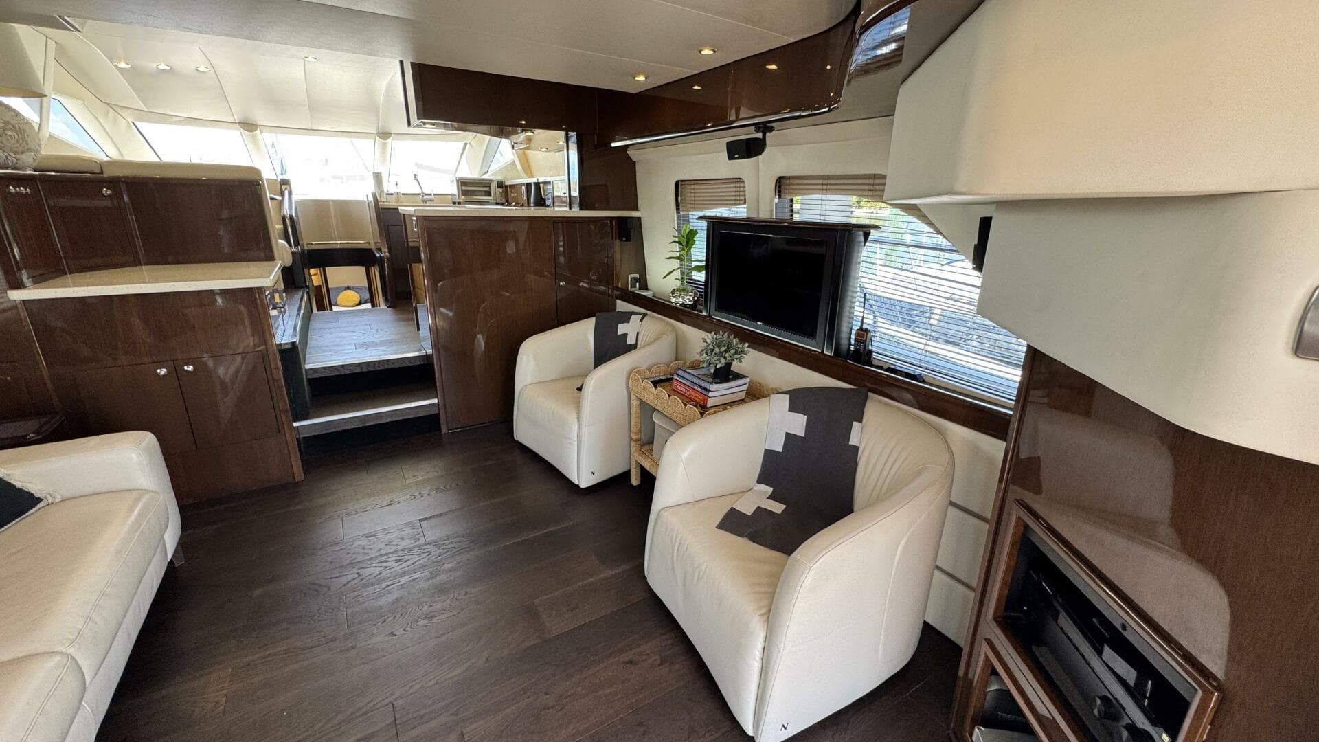 2007 Marquis 55 — photo 34