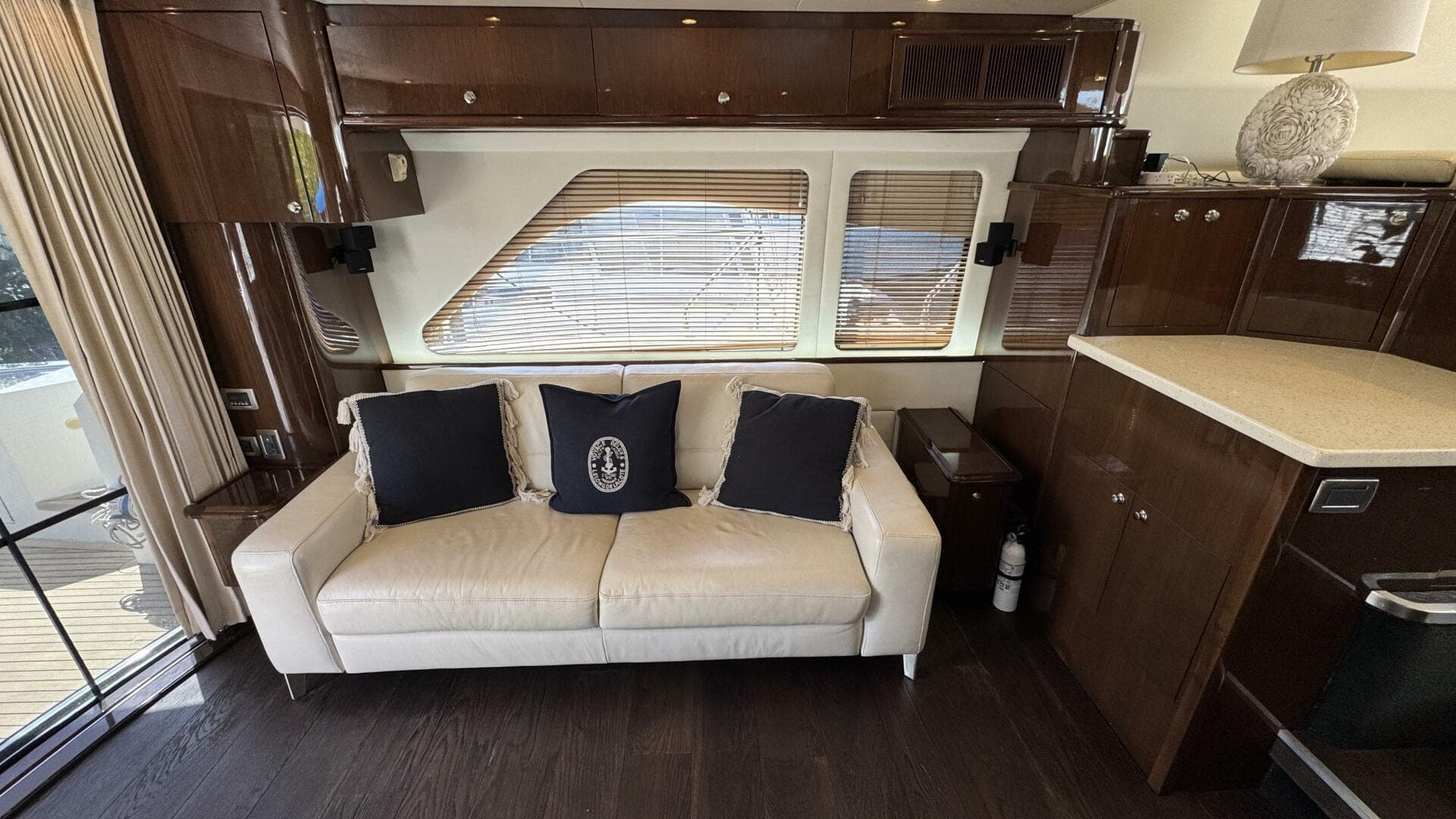 2007 Marquis 55 — photo 33