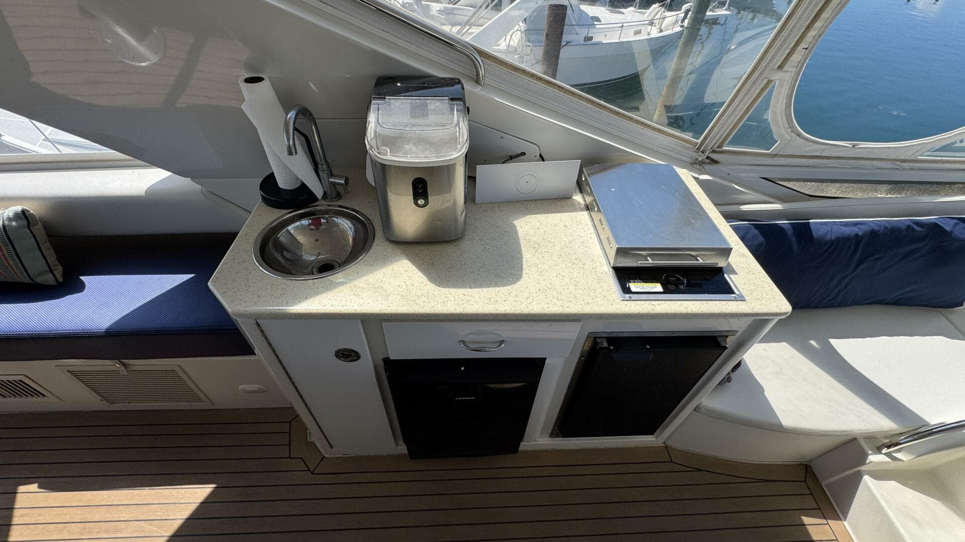 2007 Marquis 55 — photo 25