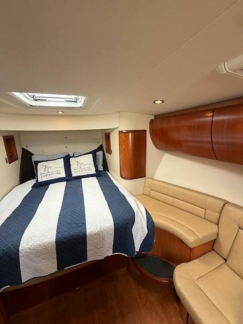 2011 Luhrs 37 IPS Canyon Series — photo 21