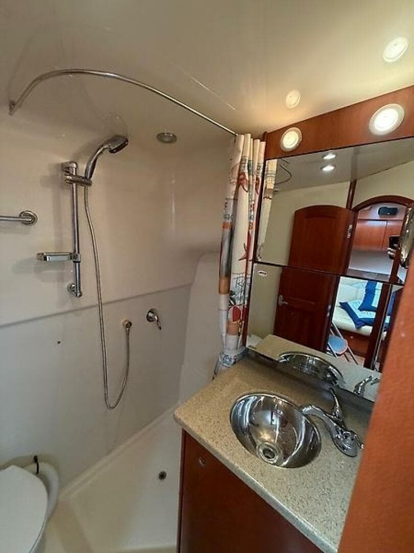 2011 Luhrs 37 IPS Canyon Series — photo 24