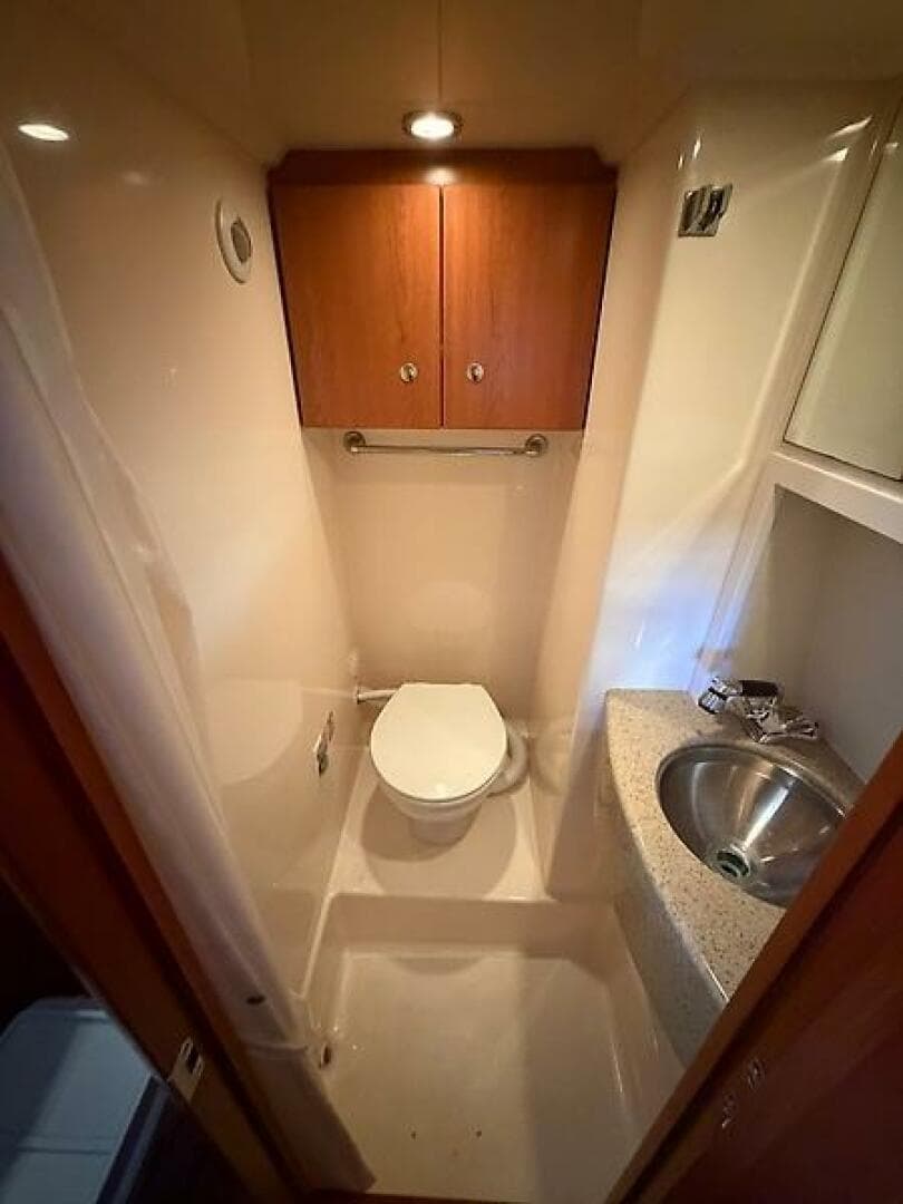 2011 Luhrs 37 IPS Canyon Series — photo 28