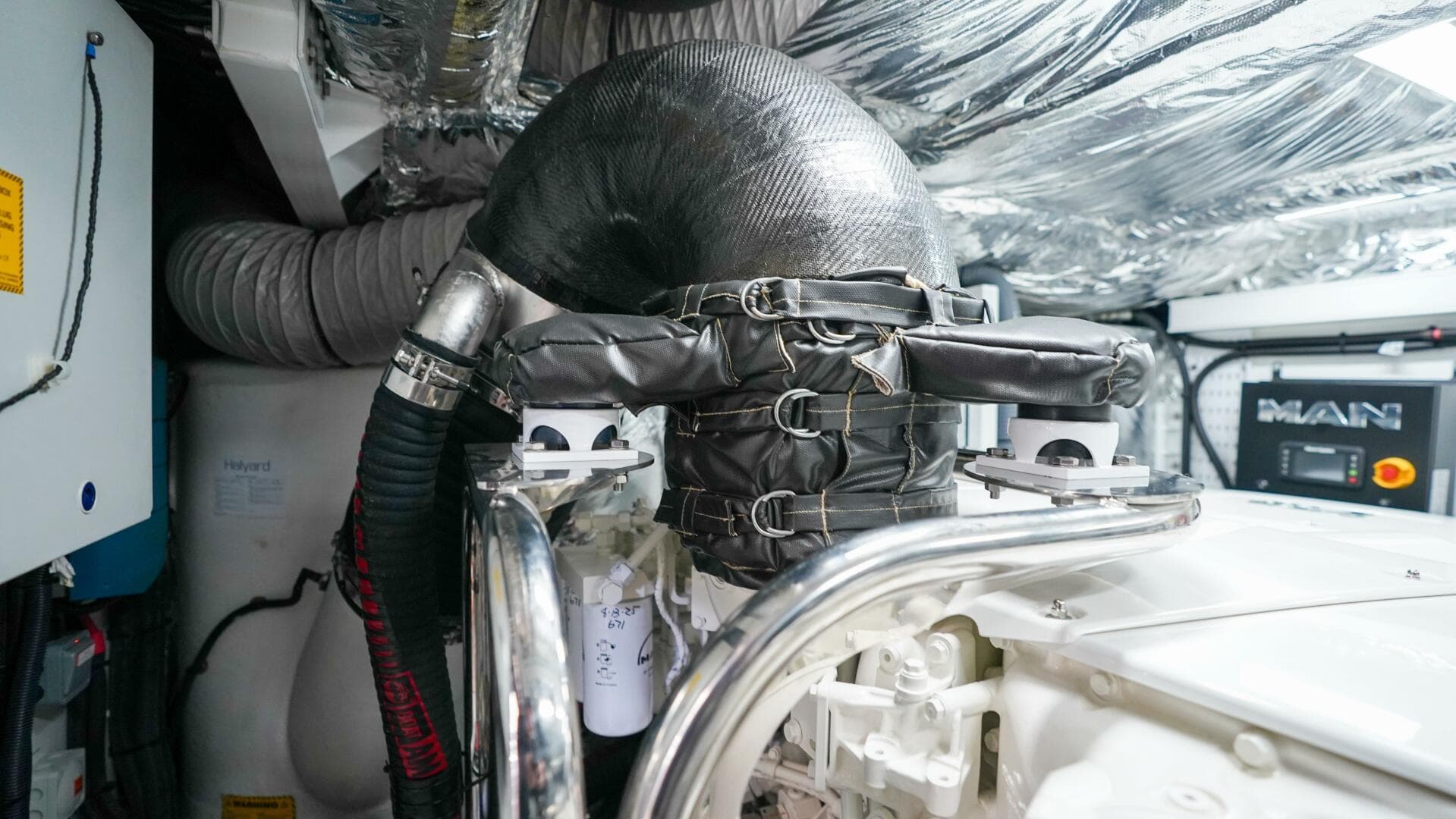 2022 Princess F62 — photo 62