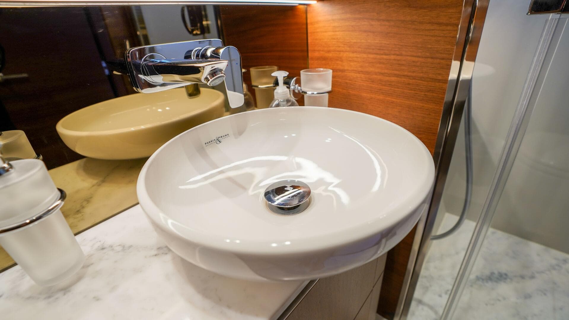 2022 Princess F62 — photo 39