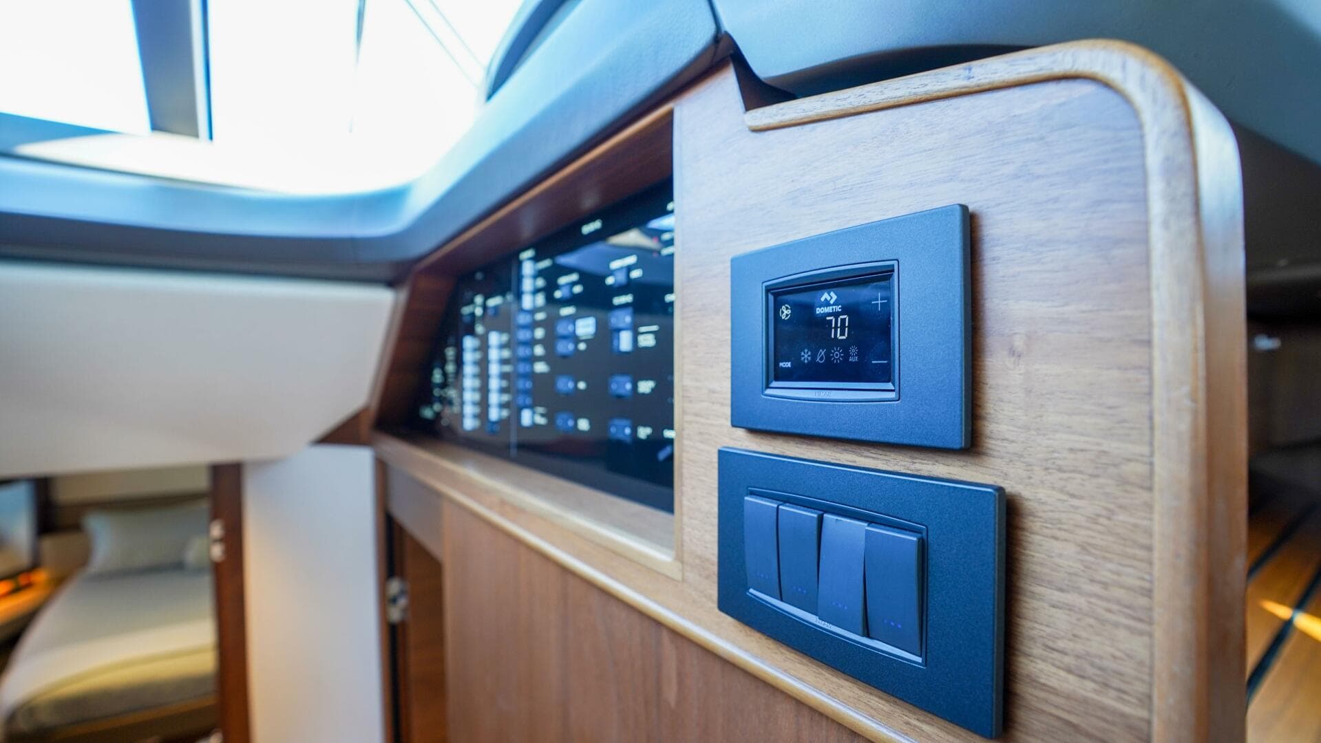 2022 Princess F62 — photo 33