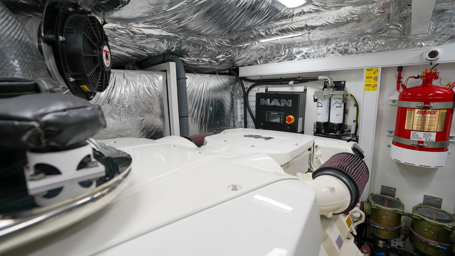 2022 Princess F62 — photo 63