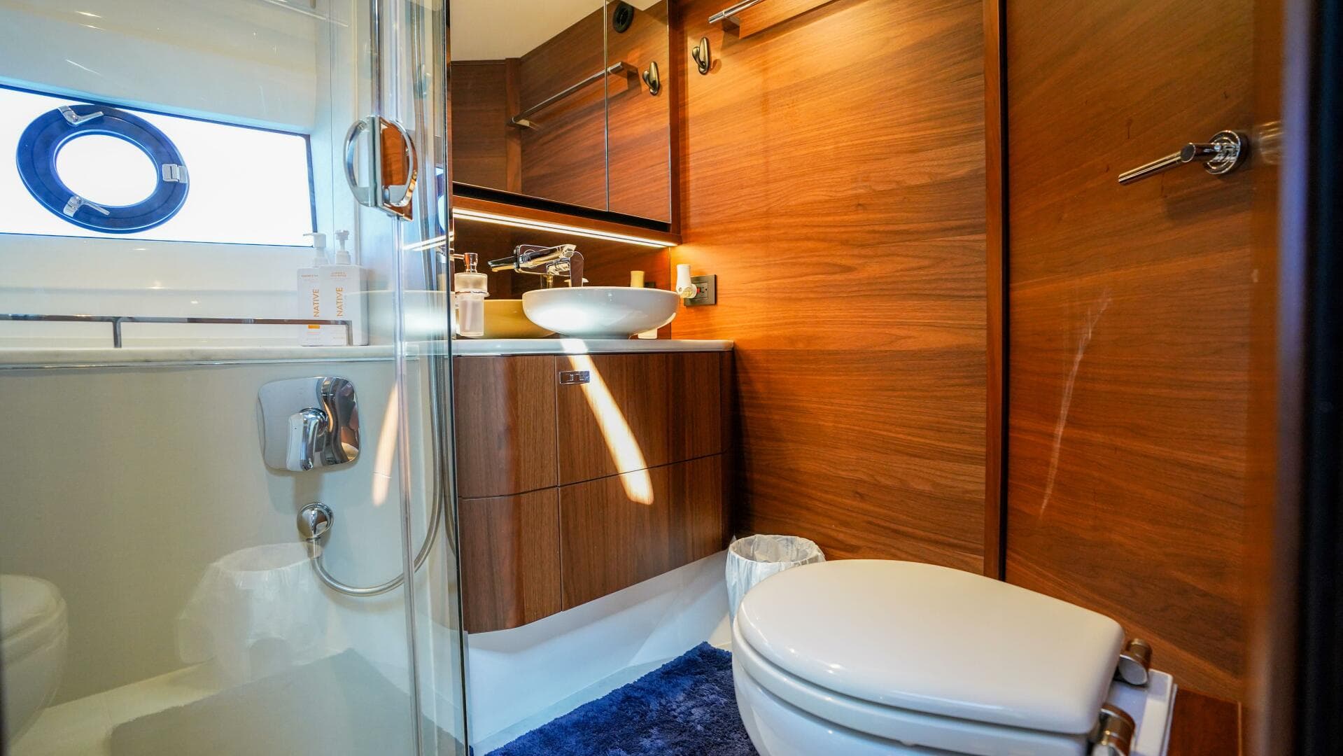 2022 Princess F62 — photo 45