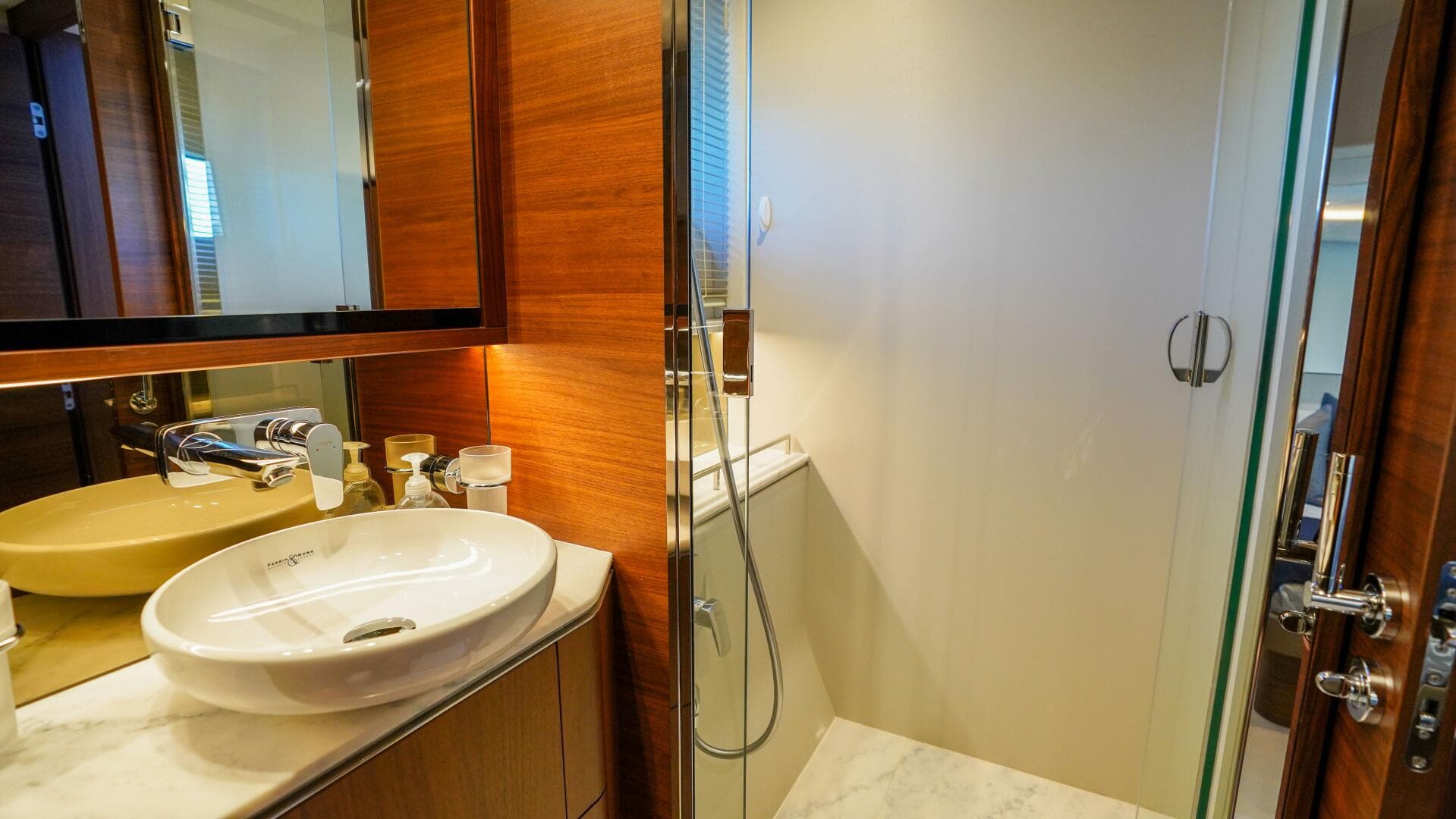 2022 Princess F62 — photo 38