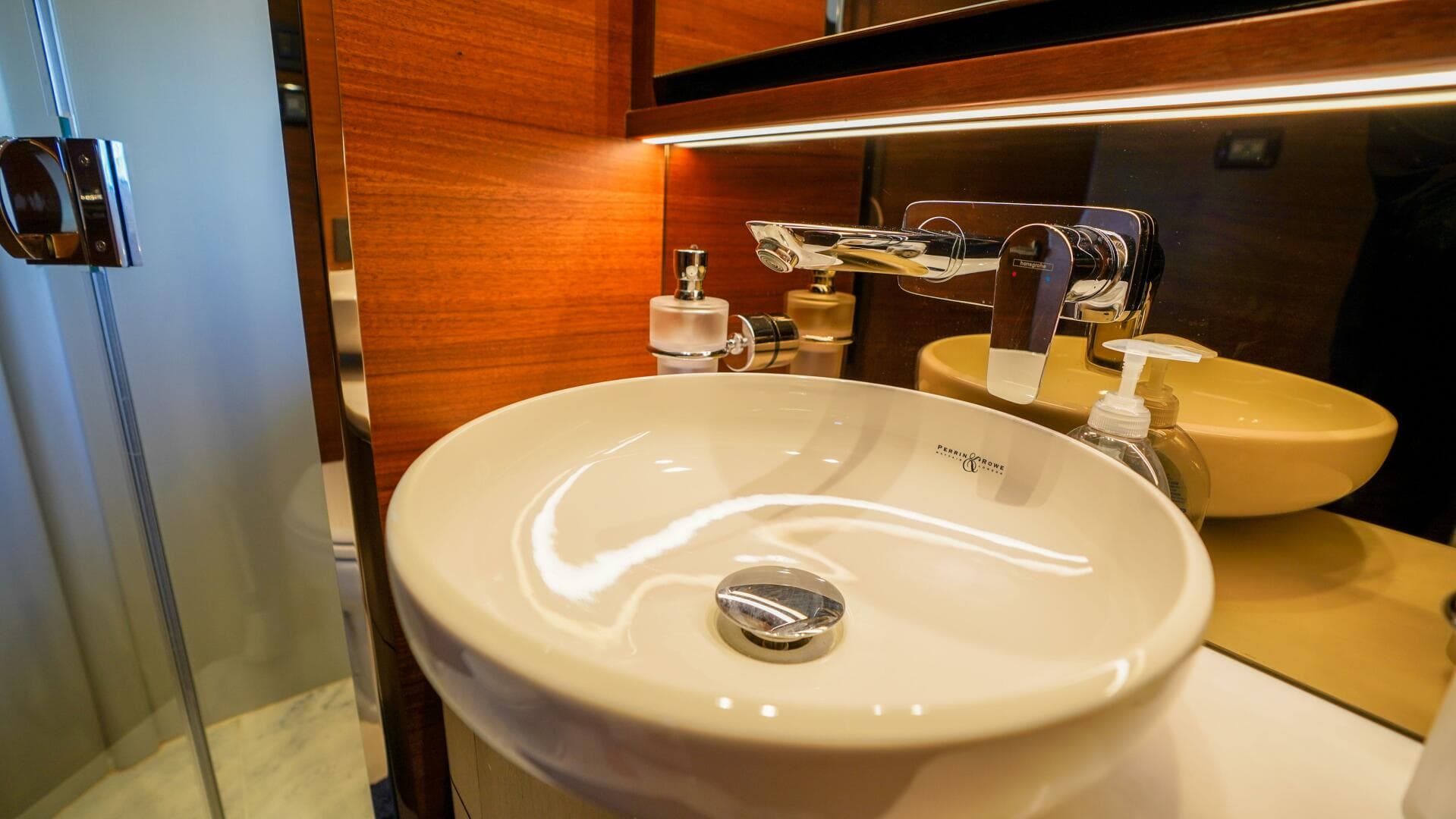 2022 Princess F62 — photo 46