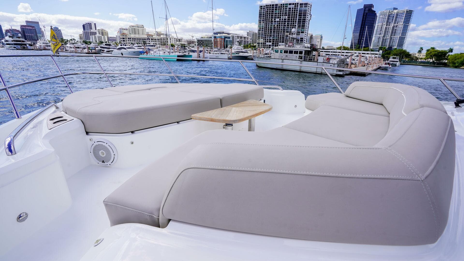 2022 Princess F62 — photo 14