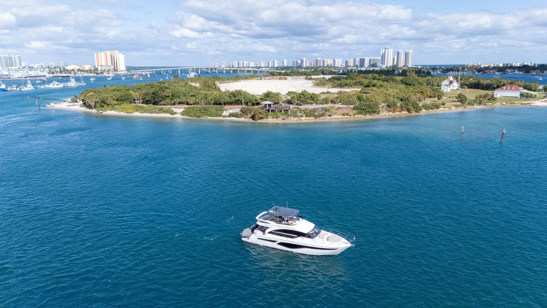 2022 Princess F62 — photo 7