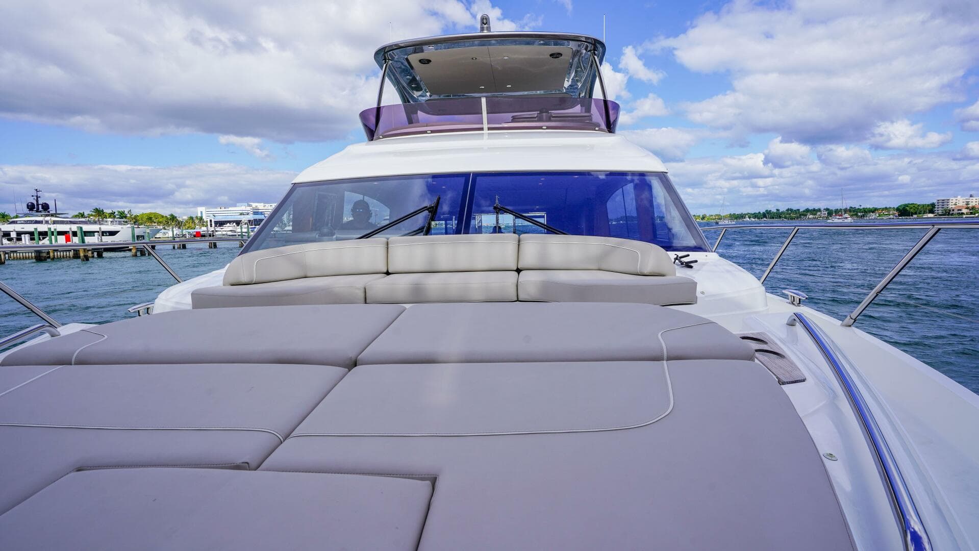 2022 Princess F62 — photo 16