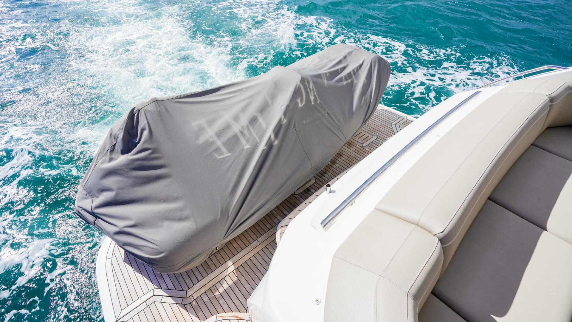 2022 Princess F62 — photo 9