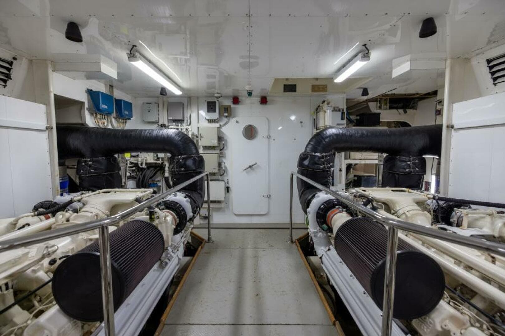 2001 Ferretti Yachts 94 Raised Pilothouse — photo 48