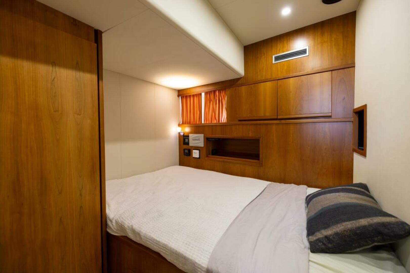 2001 Ferretti Yachts 94 Raised Pilothouse — photo 25