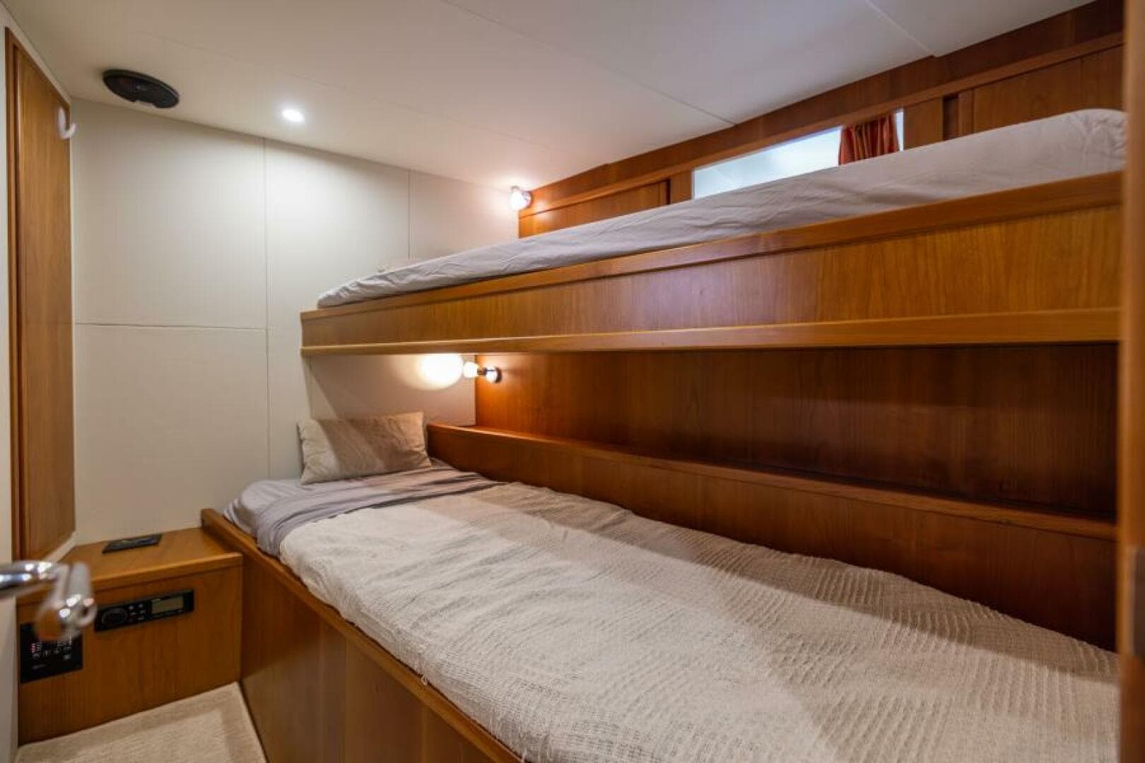 2001 Ferretti Yachts 94 Raised Pilothouse — photo 26