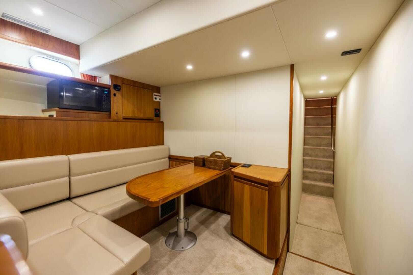 2001 Ferretti Yachts 94 Raised Pilothouse — photo 27